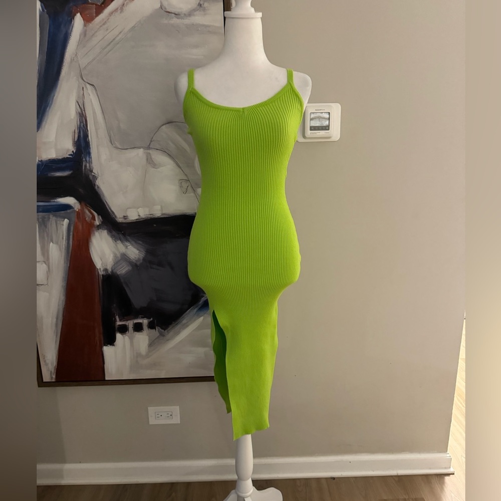 Perfectly Stylish sleeveless midi sweater dress